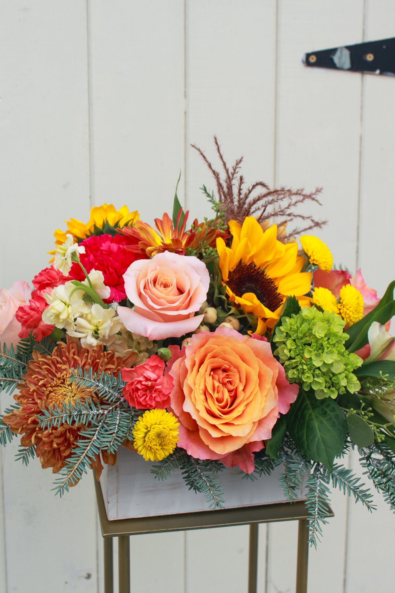Round Table Autumnal Centerpiece